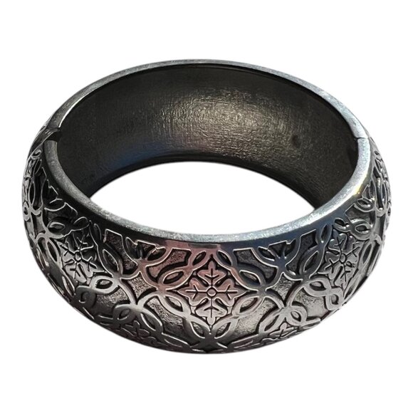 Vintage Silver Bracelet with Beautiful Design & Spring Opening - Picture 2 of 7